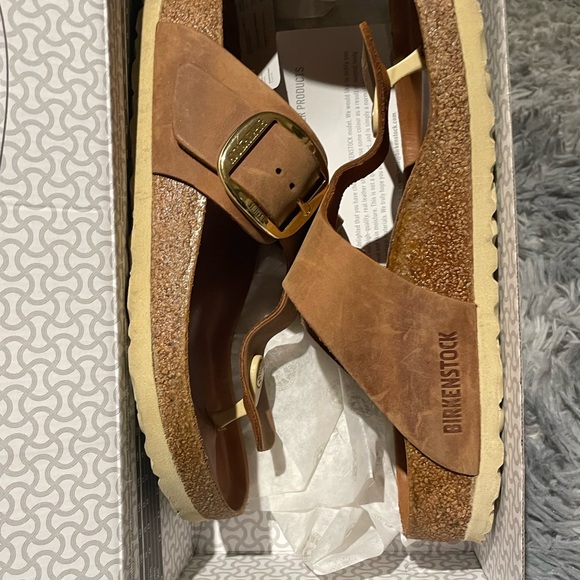 Birkenstock Tan Sandals with Gold Accents - Picture 3 of 9